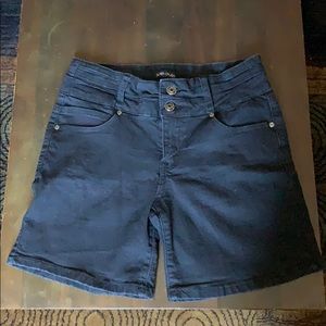 SILVER CRUSH Black Denim Shorts Size 7/8